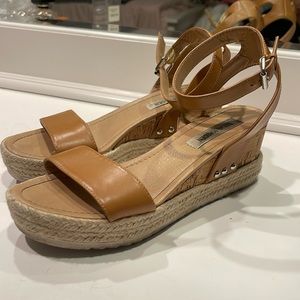 PLATFORM WEDGES SANDAL brand: Steve Madden
